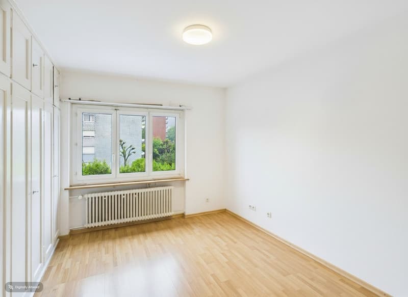 Affordable family apartment with potential in a good location (4)