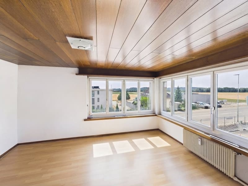 Grosszügiges Mehrgenerationenhaus mit Studio/Gewerbe & traumhaftem Familiengarten (9)