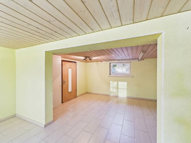 Grosszügiges Mehrgenerationenhaus mit Studio/Gewerbe & traumhaftem Familiengarten (6)