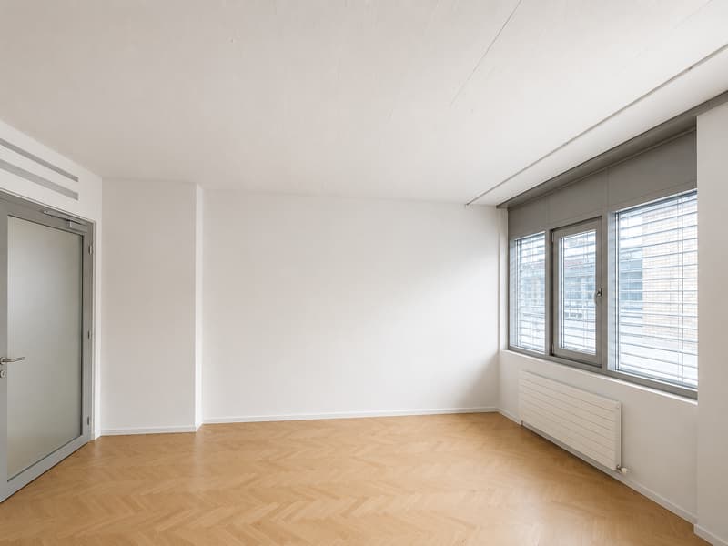 Votre nouveau bureau ? 28 m2 au cœur de Brugg ! (3)