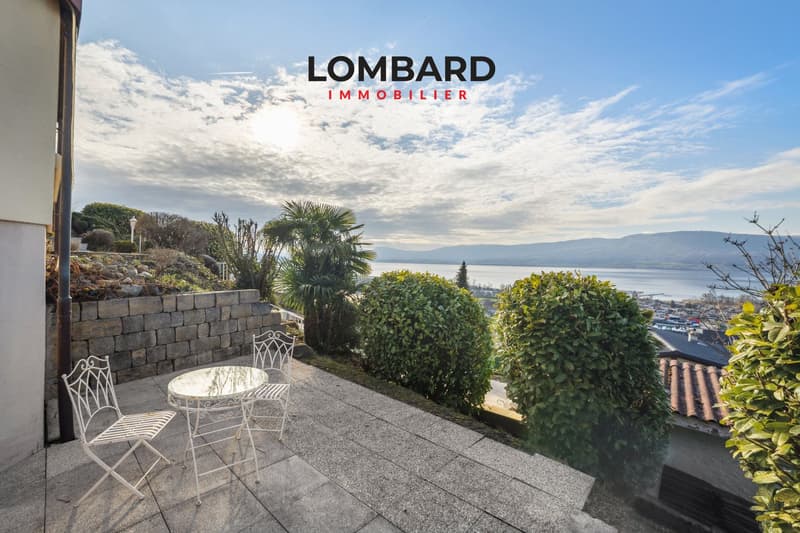 ***SOLD*** Magnificent property with panoramic views of the lake (8)