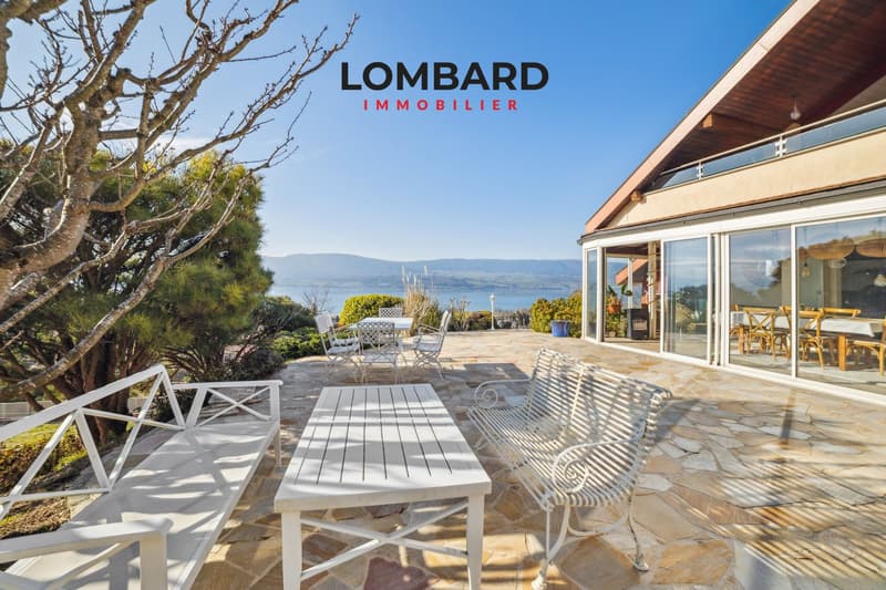***SOLD*** Magnificent property with panoramic views of the lake (3)