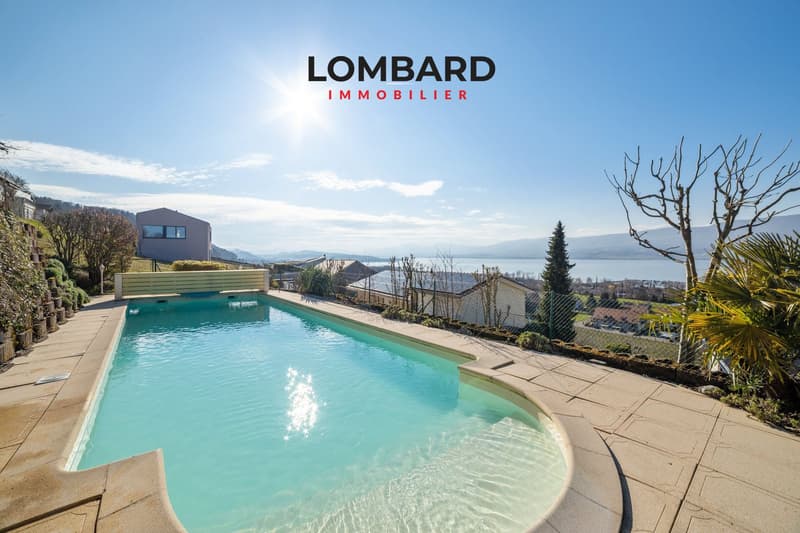 ***SOLD*** Magnificent property with panoramic views of the lake (2)