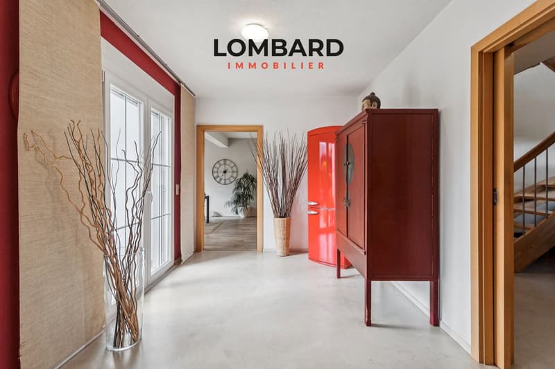 ***VENDU*** Spacieuse villa individuelle avec vue sur le lac et piscine (5)