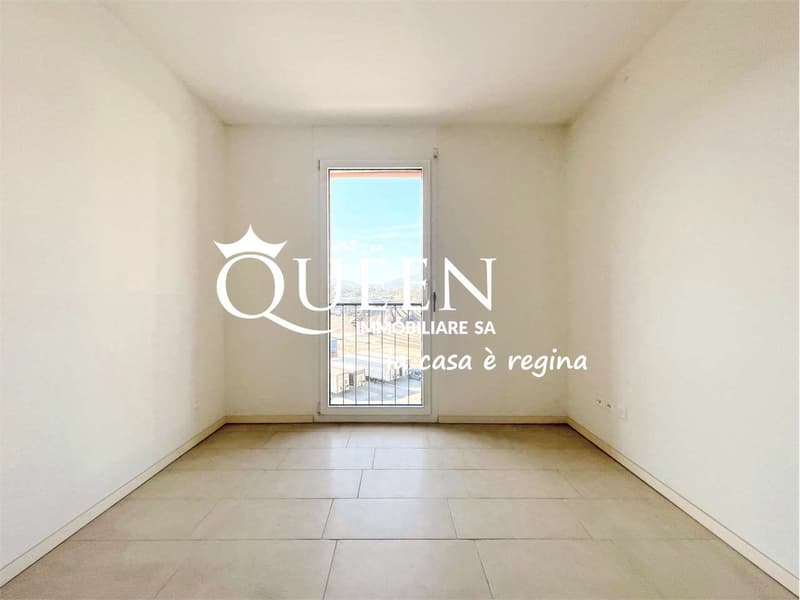 Chiasso: Penthouse mit 4.5 Zimmern, 140 m², Balkonen, freier Blick und Garten (11)