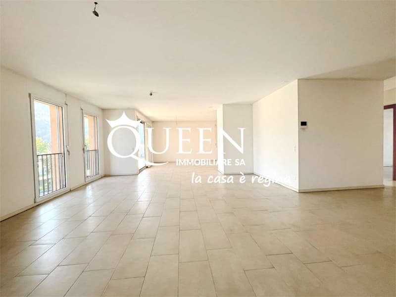 Chiasso: Penthouse mit 4.5 Zimmern, 140 m², Balkonen, freier Blick und Garten (3)