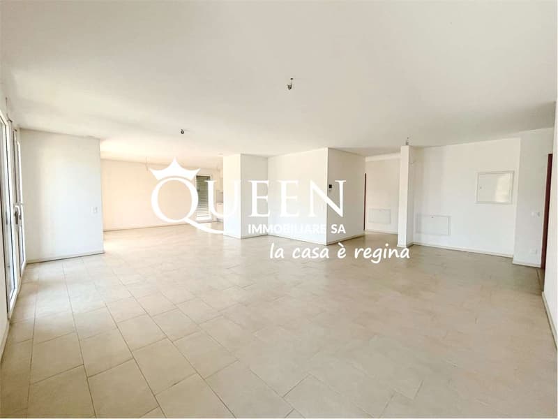 Chiasso: Penthouse mit 4.5 Zimmern, 140 m², Balkonen, freier Blick und Garten (2)