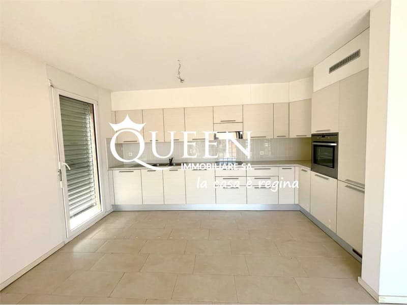 Chiasso: Penthouse mit 4.5 Zimmern, 140 m², Balkonen, freier Blick und Garten (8)