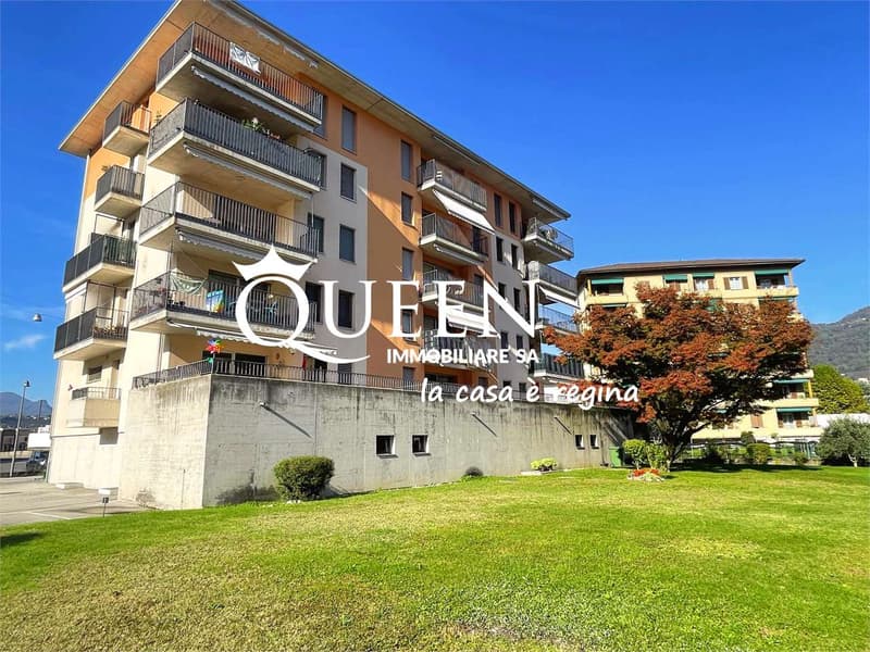 Chiasso: Penthouse mit 4.5 Zimmern, 140 m², Balkonen, freier Blick und Garten (13)