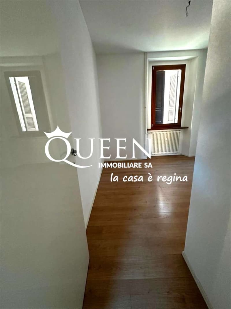 Stabio: luminoso appartamento 2.5 locali in caratteristica corte (3)