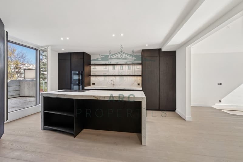 CHAMPEL - EXCEPTIONAL ATTIC, RENOVATED (2)