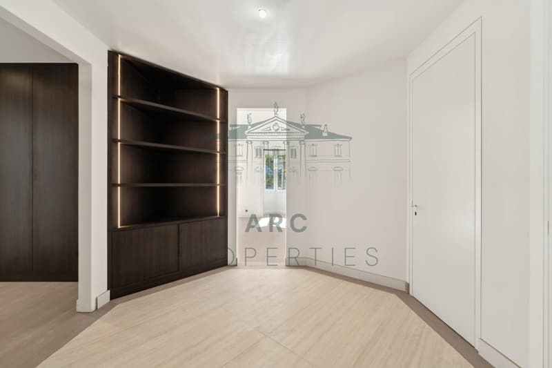 CHAMPEL - EXCEPTIONAL ATTIC, RENOVATED (3)
