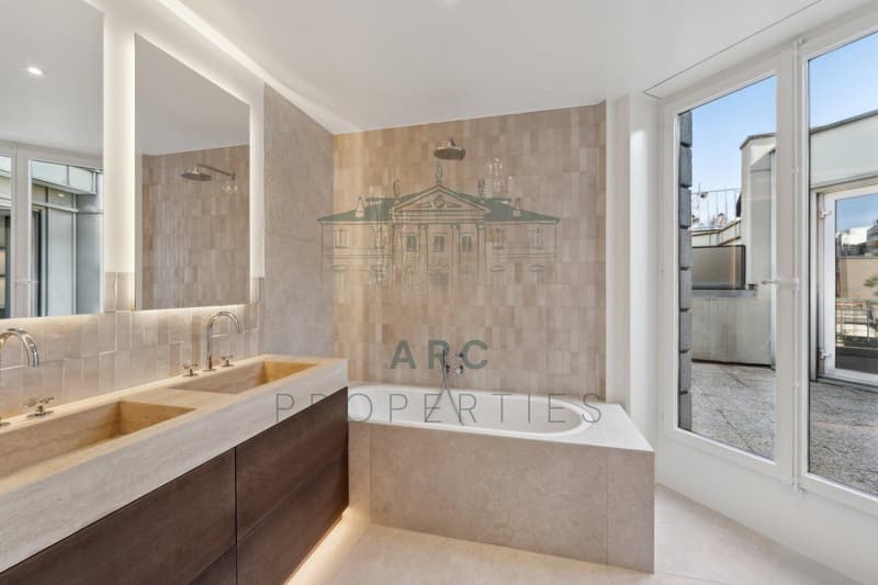 CHAMPEL - EXCEPTIONAL ATTIC, RENOVATED (5)