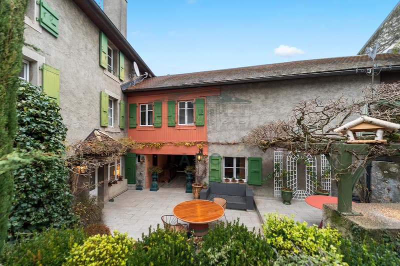 HERMANCE - MAGNIFICENT VILLAGE HOUSE WITH SWIMMING POOL (2)