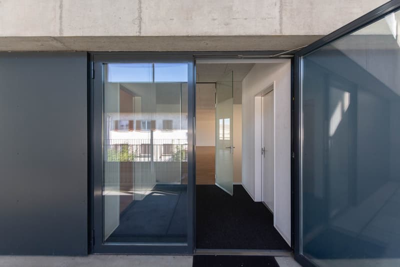Modern commercial space in Galfenfeld (2)