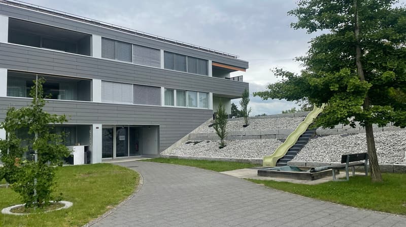 Parkplatz für ein Motorrad zu vermieten! (1)