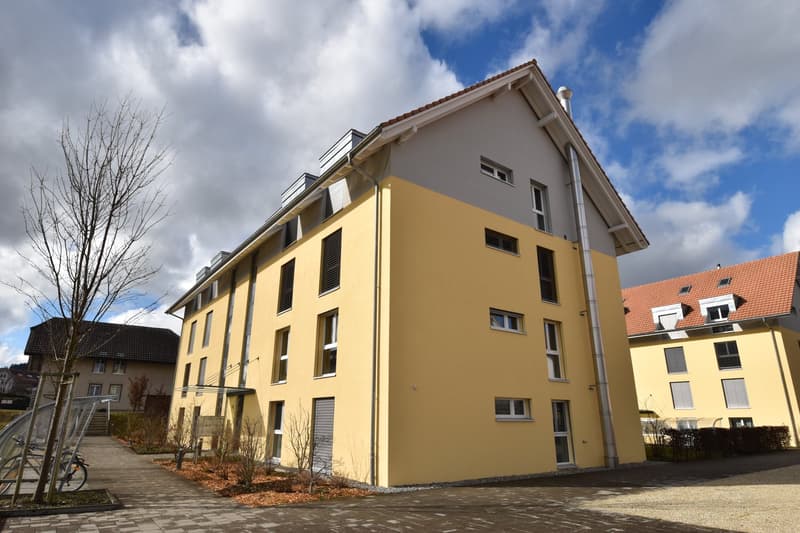 Charmante 2.5-Zimmer-Wohnung im Erdgeschoss in Schüpfen (2)