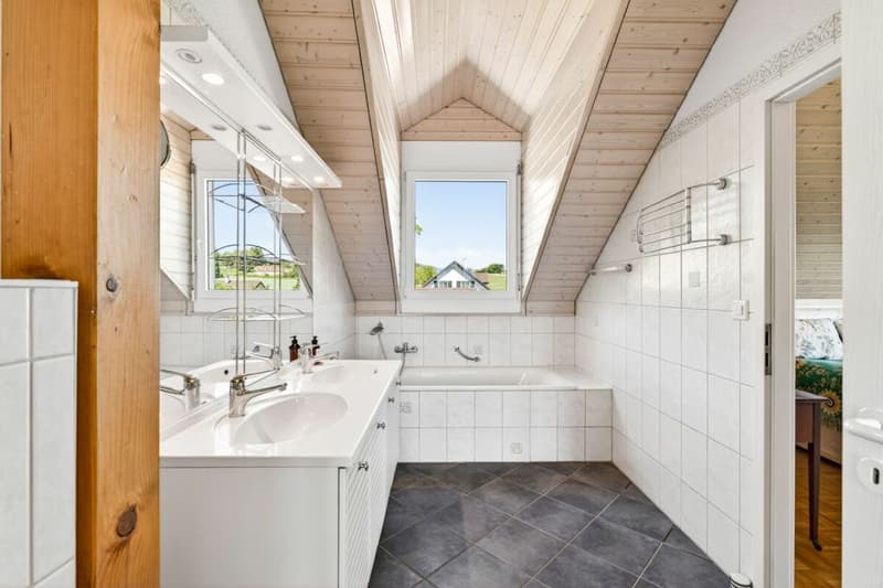 Charming 3.5-room attic apartment (11)
