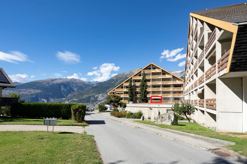 Appartamento di 3 locali ben curato al 1° piano con parcheggio privato nel garage. (3)