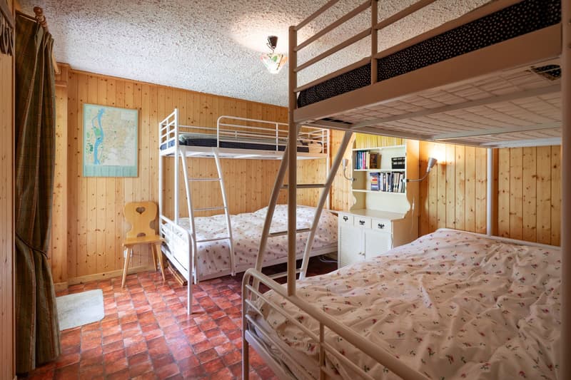 Cozy 5-room chalet with integrated garage and large garden (29)