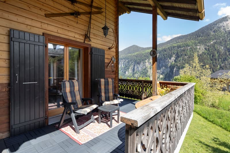 Cozy 5-room chalet with integrated garage and large garden (16)