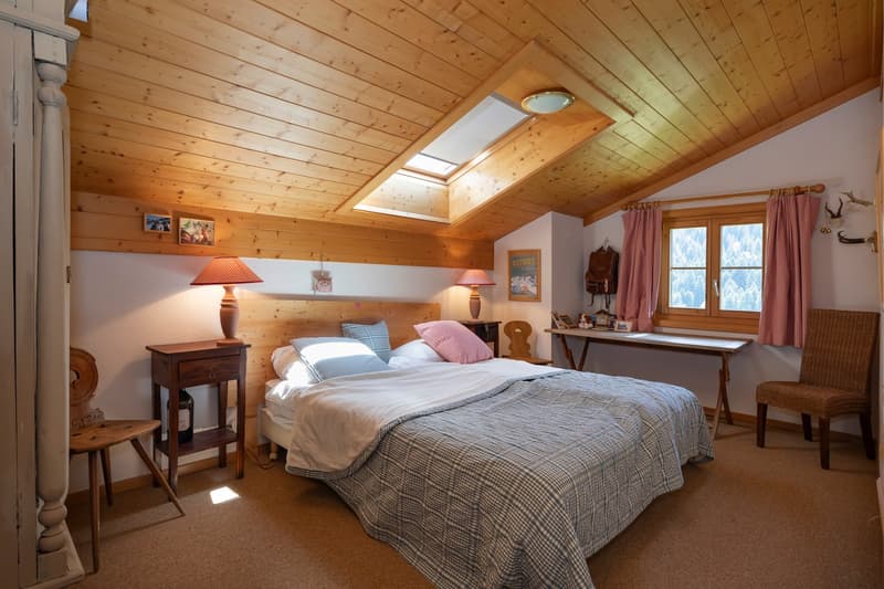 Duplex 5 rooms in a very quiet location with a magnificent view of the mountains. (16)
