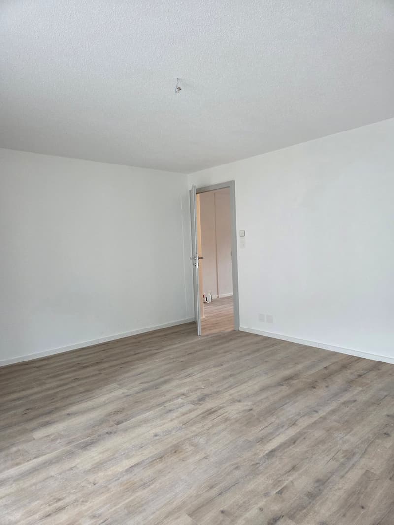Charmantes 3.5-Zimmer-Wohnung mit Panoramablick in Sonceboz-Sombeval (5)