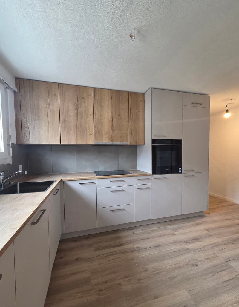 Charmantes 3.5-Zimmer-Wohnung mit Panoramablick in Sonceboz-Sombeval (2)