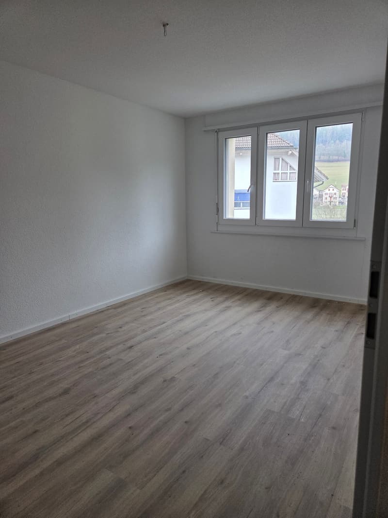 Charmantes 3.5-Zimmer-Wohnung mit Panoramablick in Sonceboz-Sombeval (8)