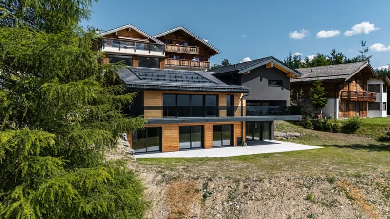 Nuovo chalet a Crans-Montana con vista panoramica. (3)