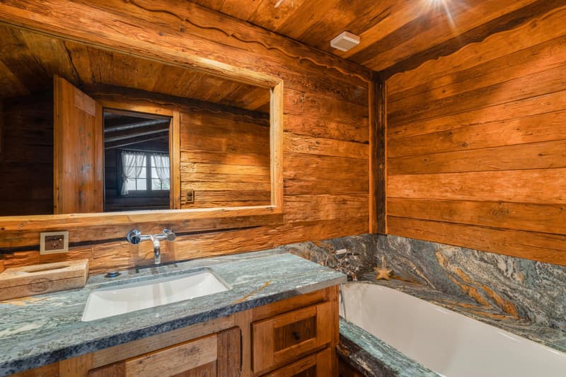 Chalet eccezionale a pochi passi dal campo da golf di Crans-Montana (13)