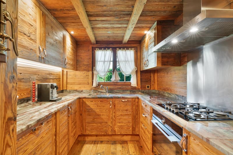 Chalet eccezionale a pochi passi dal campo da golf di Crans-Montana (7)