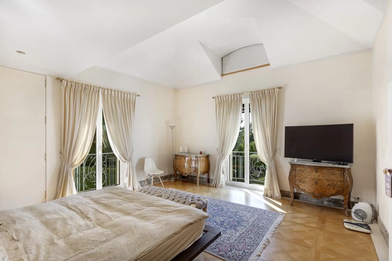 A Jewel of Elegance and Exclusivity Adjacent to the Lausanne Golf Course. (6)