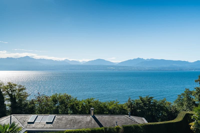 Eine Villa am Ufer des Genfersees ? Prestige, Raum und Licht (4)