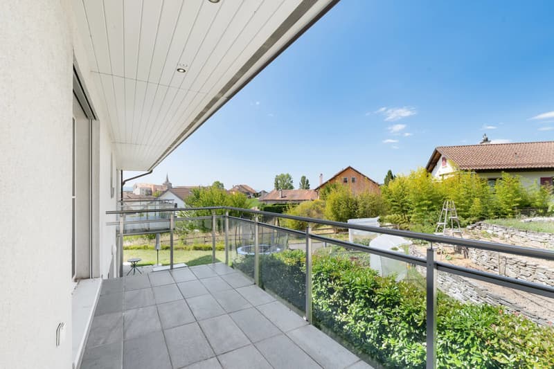 4.5-Room Apartment with Lake Views in Yens (13)