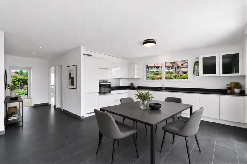 4.5-Room Apartment with Lake Views in Yens (1)