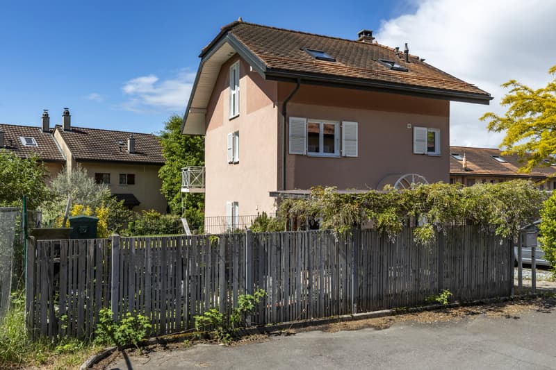 7,5-Zimmer-Villa am Ende einer Doppel-Sackgasse, in einer außergewöhnlich ruhigen Wohngegend gelegen (12)