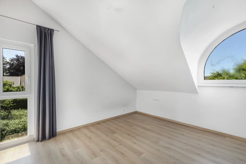 7,5-Zimmer-Villa am Ende einer Doppel-Sackgasse, in einer außergewöhnlich ruhigen Wohngegend gelegen (7)