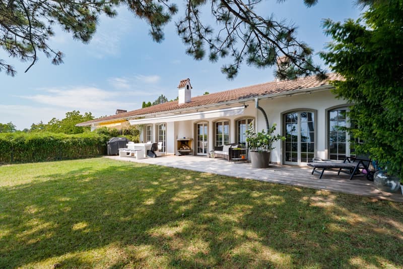Exceptional Semi-Detached Villa with Panoramic Views of Lake Geneva and the Alps in Vevey (1)