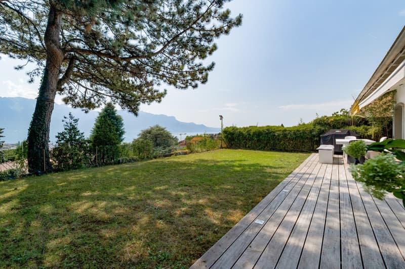 Exceptional Semi-Detached Villa with Panoramic Views of Lake Geneva and the Alps in Vevey (13)