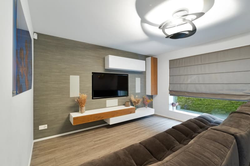 Modern property with swimming pool and unobstructed lake views (6)