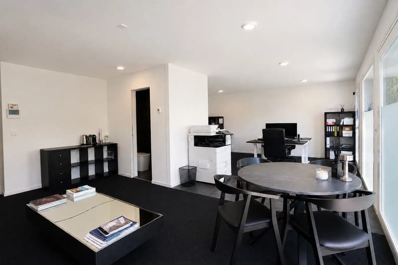 45 m² Office Space with Private Garden and Parking, Close to the Lake (2)