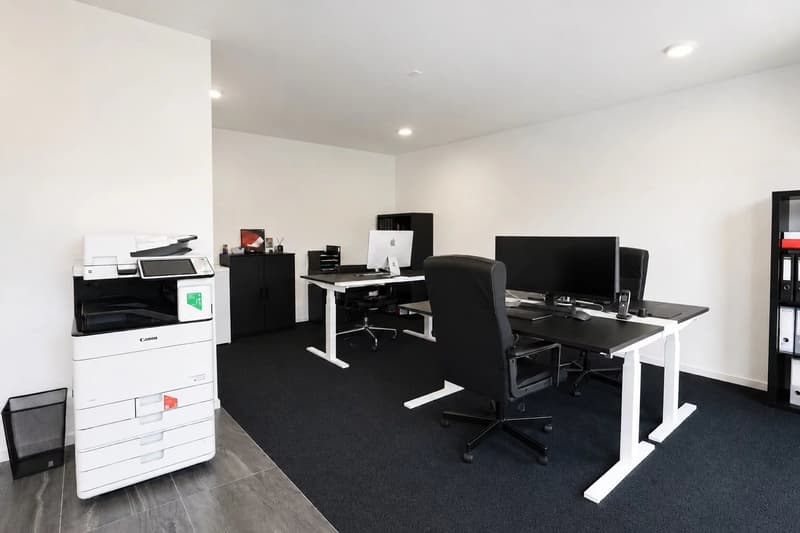 45 m² Office Space with Private Garden and Parking, Close to the Lake (3)