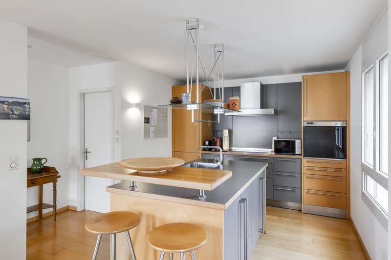 Appartement de 4.5 pièces occupant un étage complet à Saint-Sulpice (3)