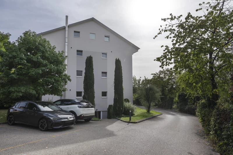Appartement de 4.5 pièces occupant un étage complet à Saint-Sulpice (13)