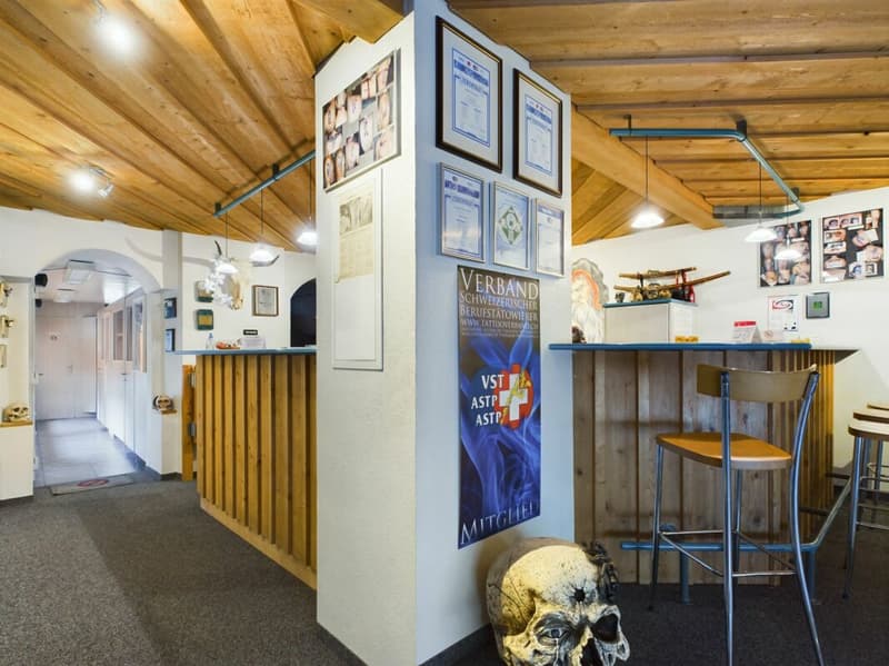 Espace commercial avec sauna et espace extérieur - idéal pour des concepts créatifs (3)