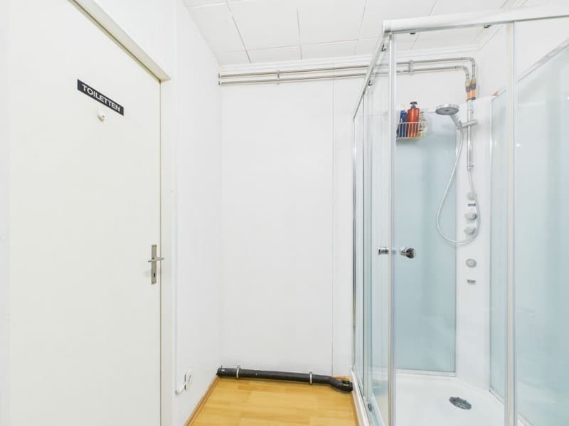 Well-maintained office on two floors on Feldbergstrasse (5)