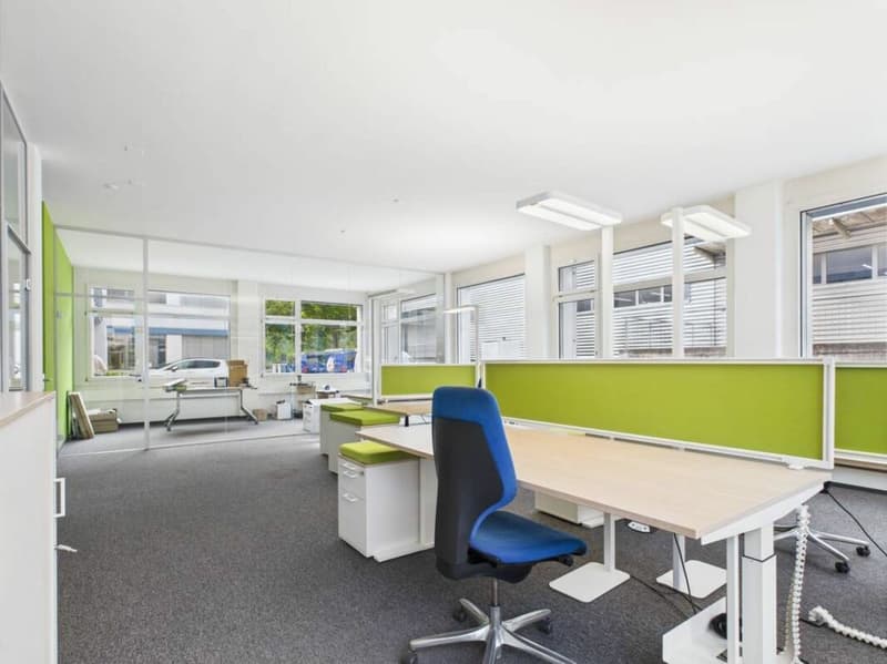 Bright and completely furnished office (2)