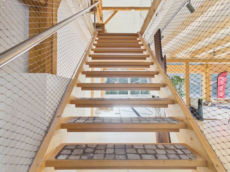 Charming retail space with historic flair in Uitikon Waldegg (7)