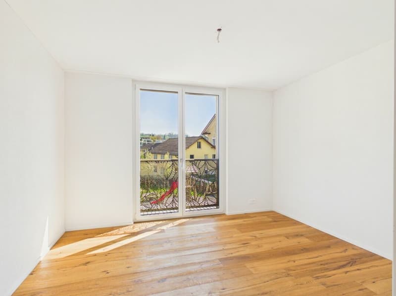 Spacious 4.5-room apartment with balcony and garage in Menziken (8)